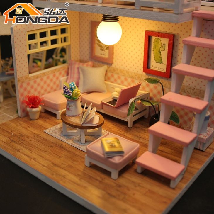 Happy Family Doll House