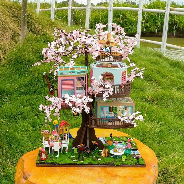 Hongda 2022 New Design Japanese Style Sakura Tree House Dollhouse Set