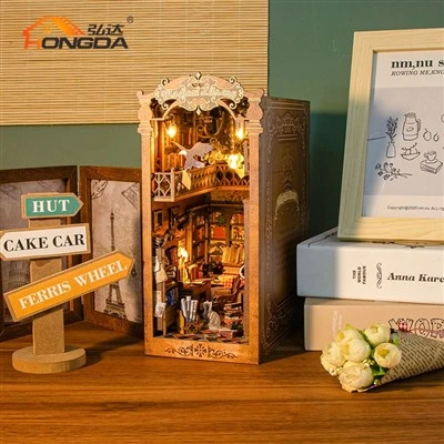 Ručně vyráběná miniaturní kniha Nook Crafts
